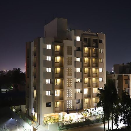 Ebony Residency Hotel Ahmedabad Buitenkant foto