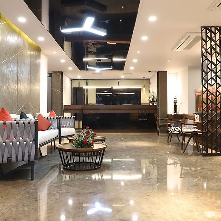 Ebony Residency Hotel Ahmedabad Buitenkant foto