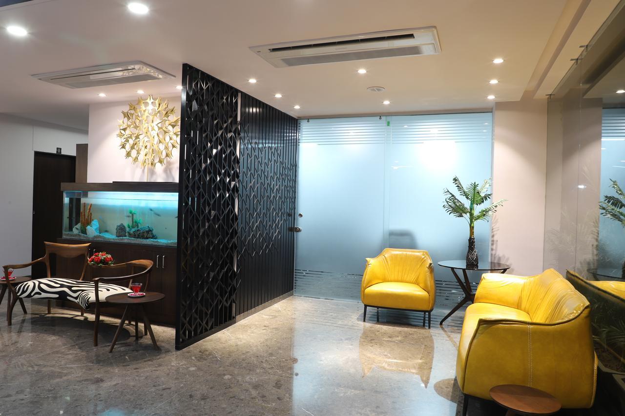 Ebony Residency Hotel Ahmedabad Buitenkant foto