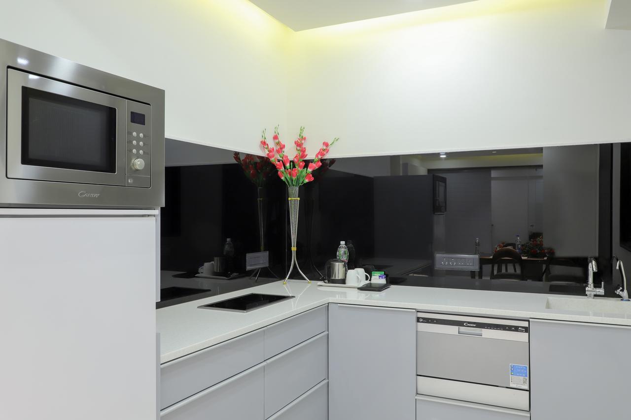 Ebony Residency Hotel Ahmedabad Buitenkant foto