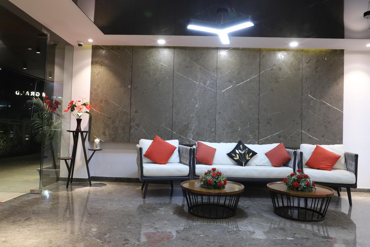 Ebony Residency Hotel Ahmedabad Buitenkant foto