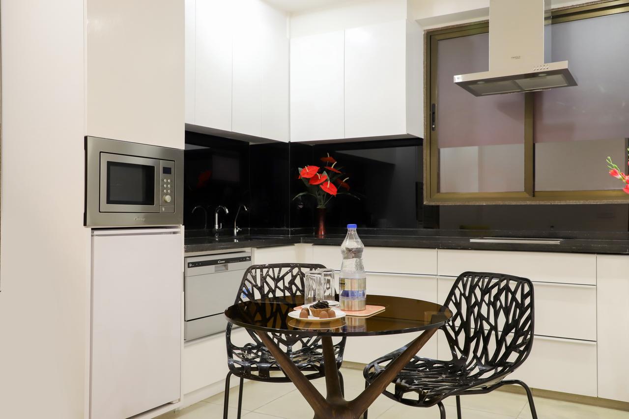 Ebony Residency Hotel Ahmedabad Buitenkant foto