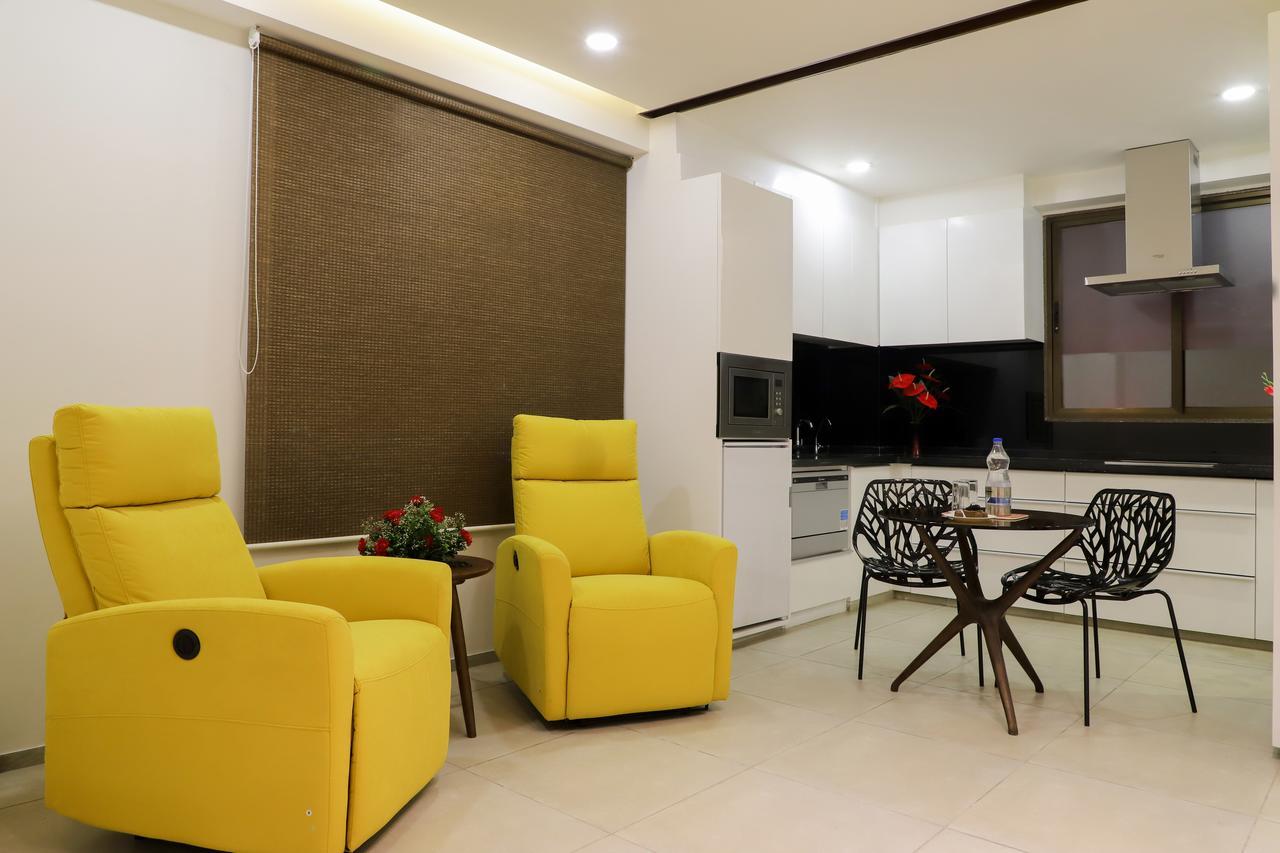 Ebony Residency Hotel Ahmedabad Buitenkant foto