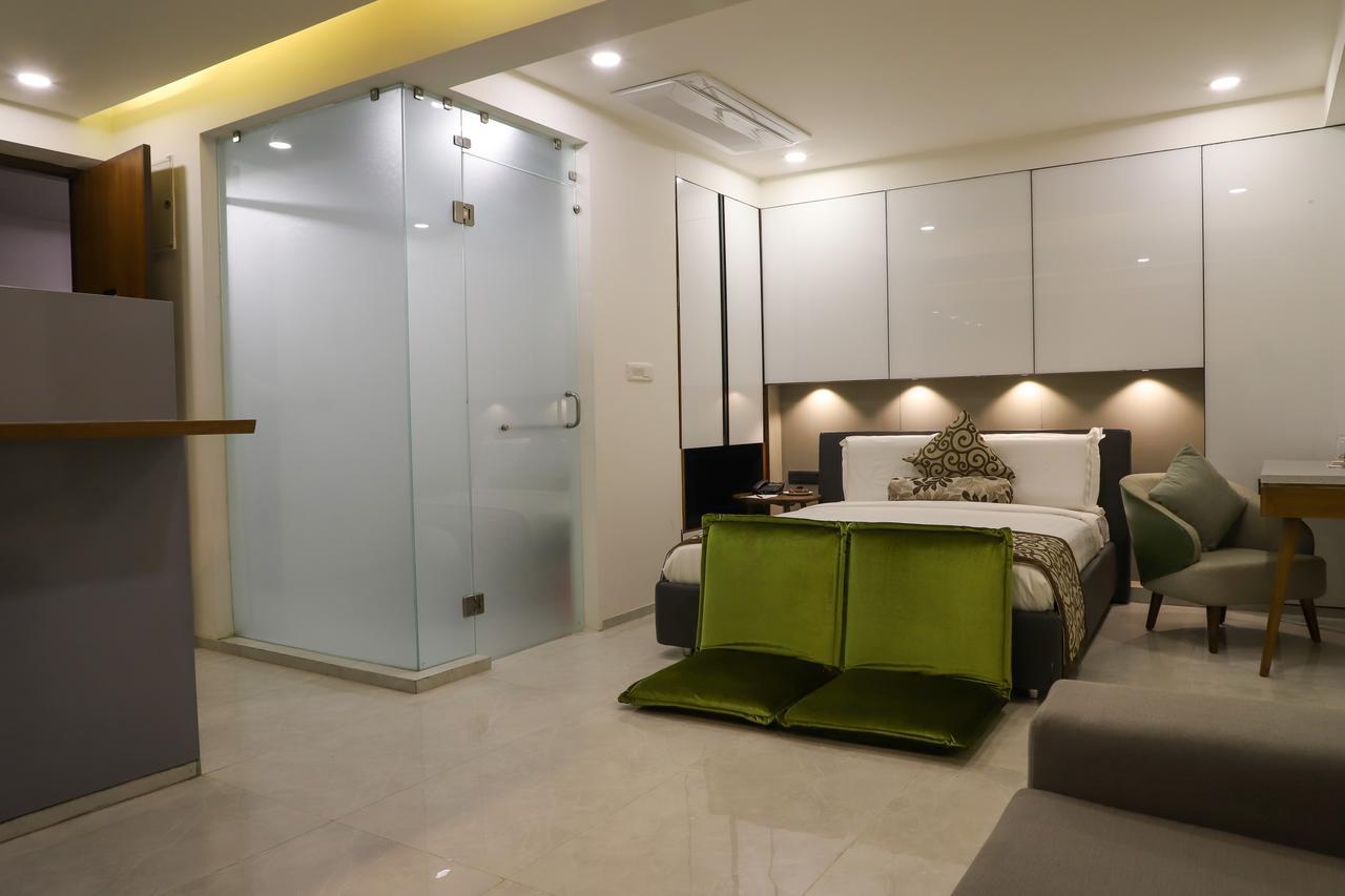 Ebony Residency Hotel Ahmedabad Buitenkant foto