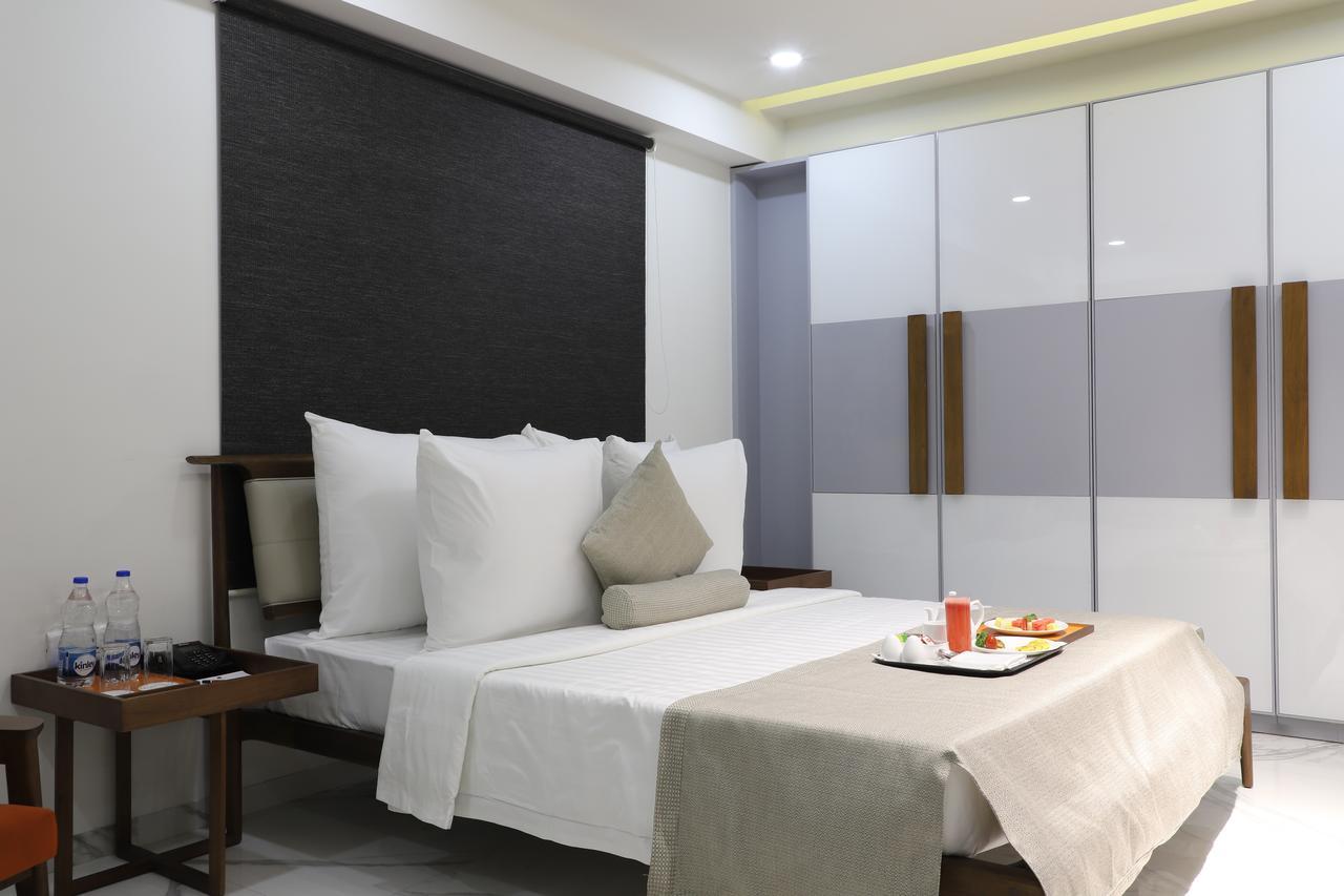 Ebony Residency Hotel Ahmedabad Buitenkant foto