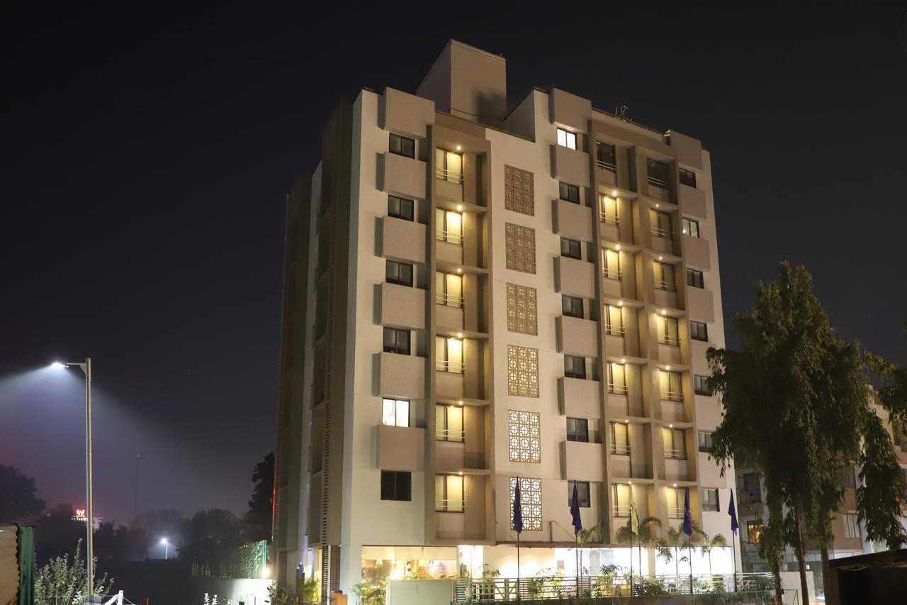 Ebony Residency Hotel Ahmedabad Buitenkant foto
