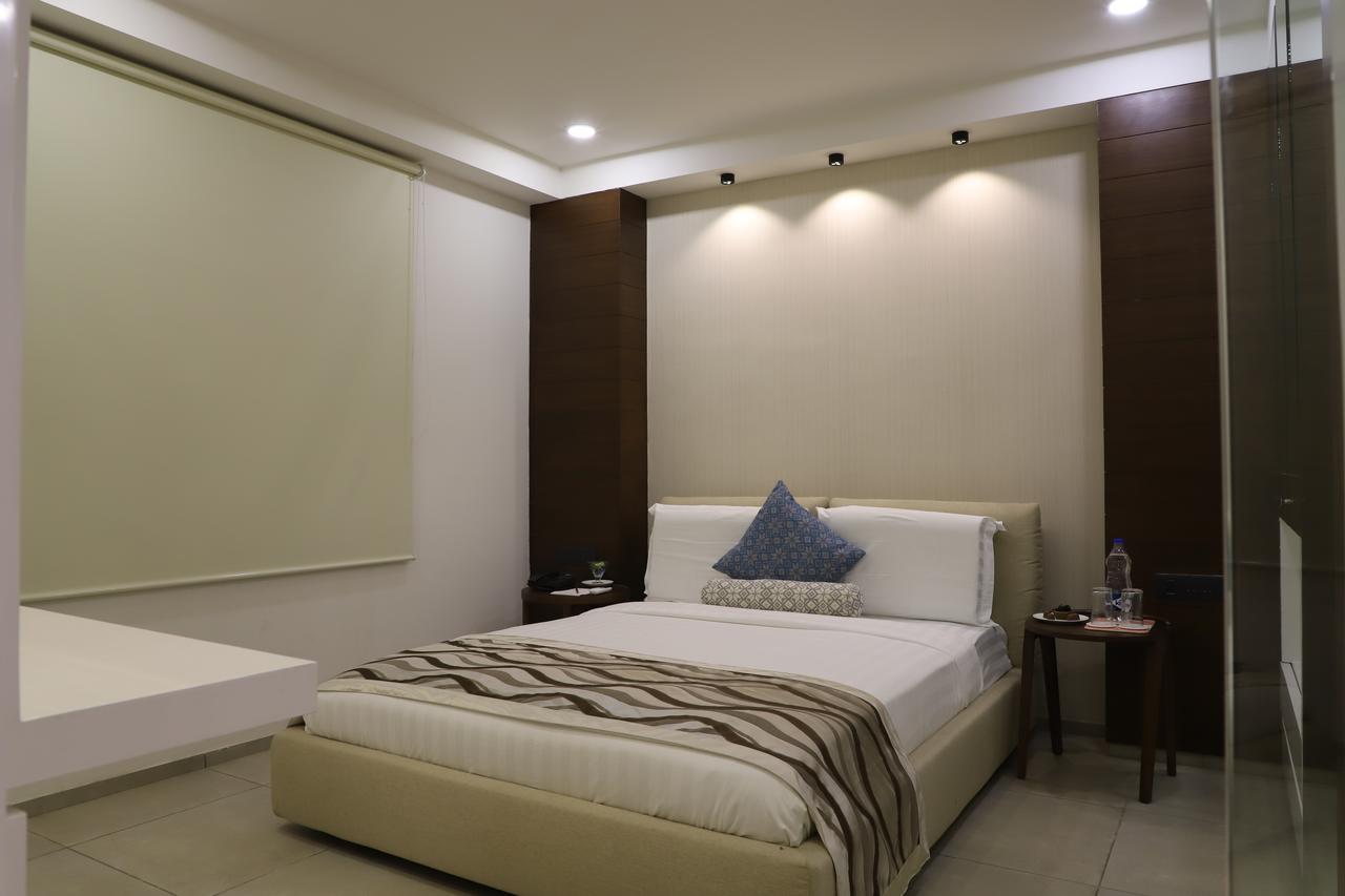 Ebony Residency Hotel Ahmedabad Buitenkant foto