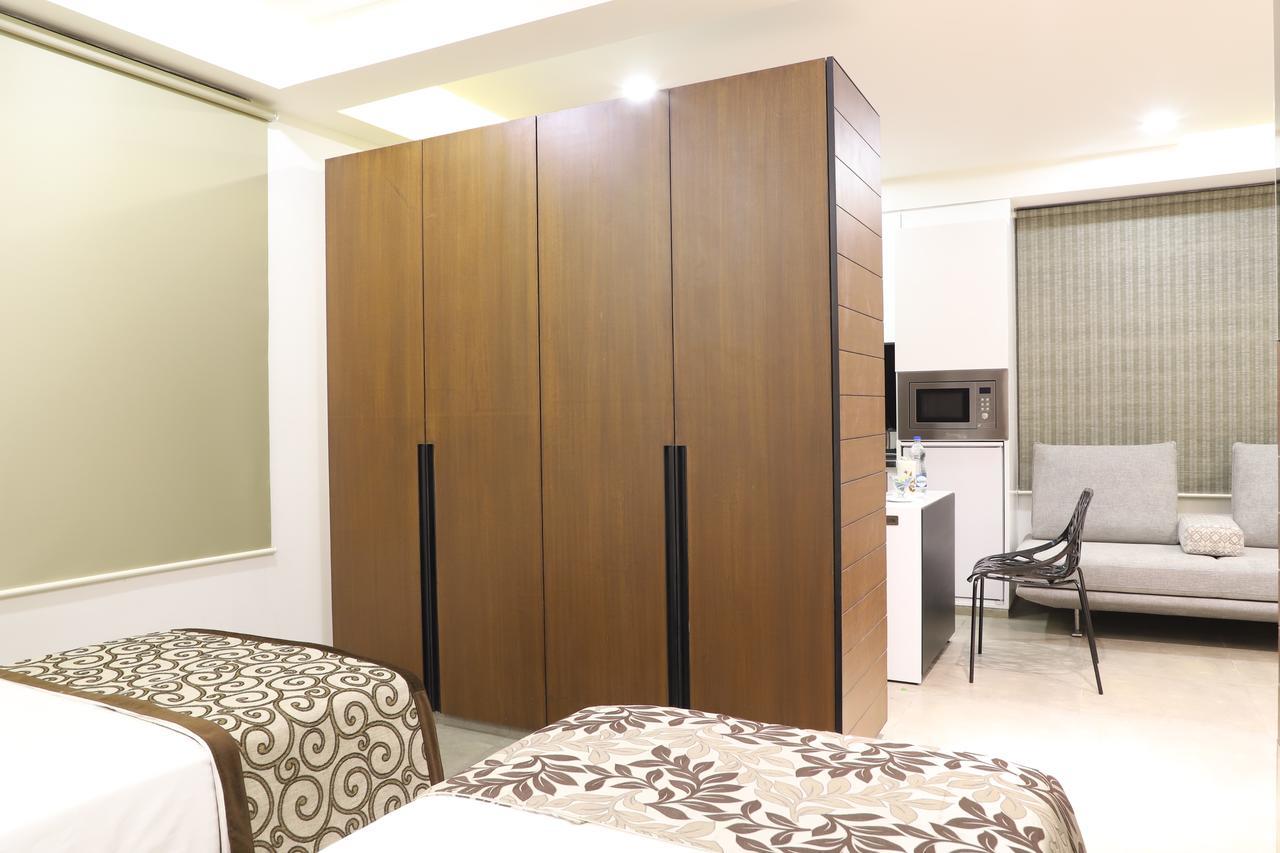 Ebony Residency Hotel Ahmedabad Buitenkant foto