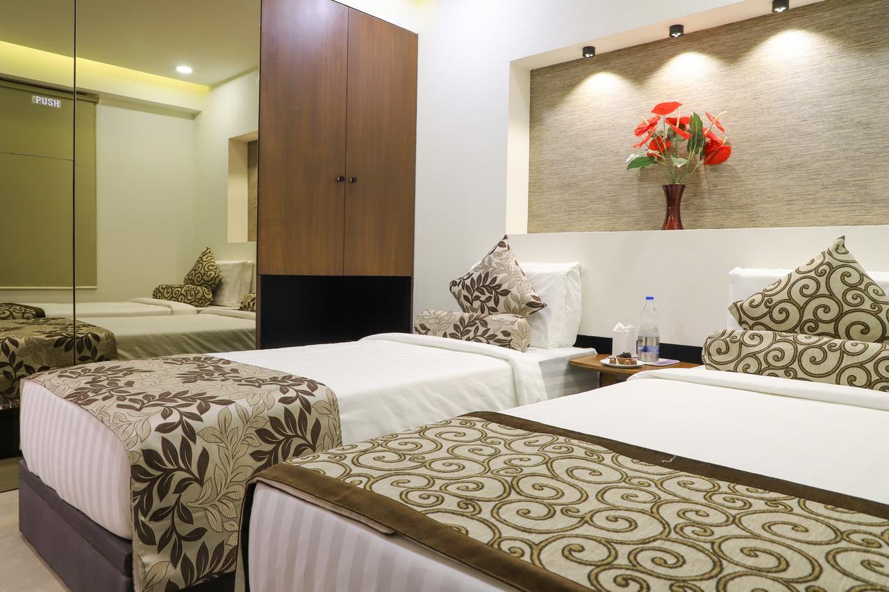 Ebony Residency Hotel Ahmedabad Buitenkant foto
