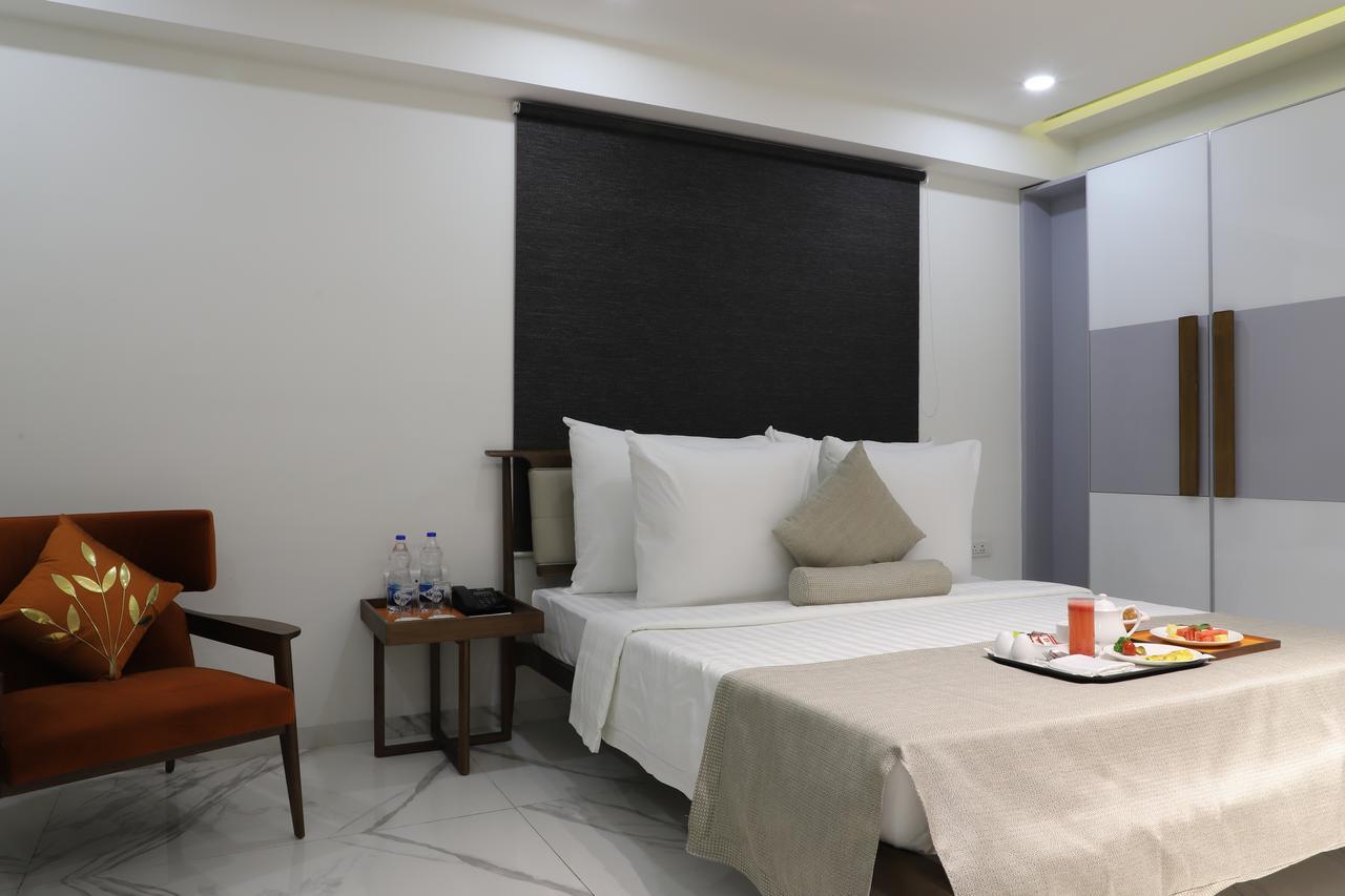 Ebony Residency Hotel Ahmedabad Buitenkant foto