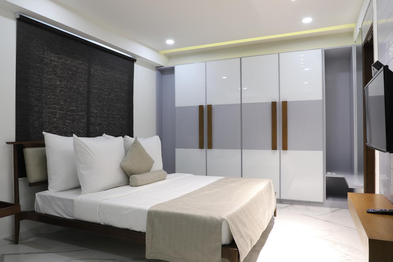 Ebony Residency Hotel Ahmedabad Buitenkant foto