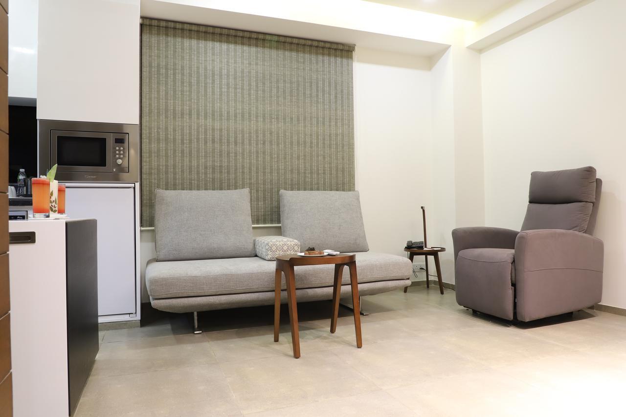 Ebony Residency Hotel Ahmedabad Buitenkant foto