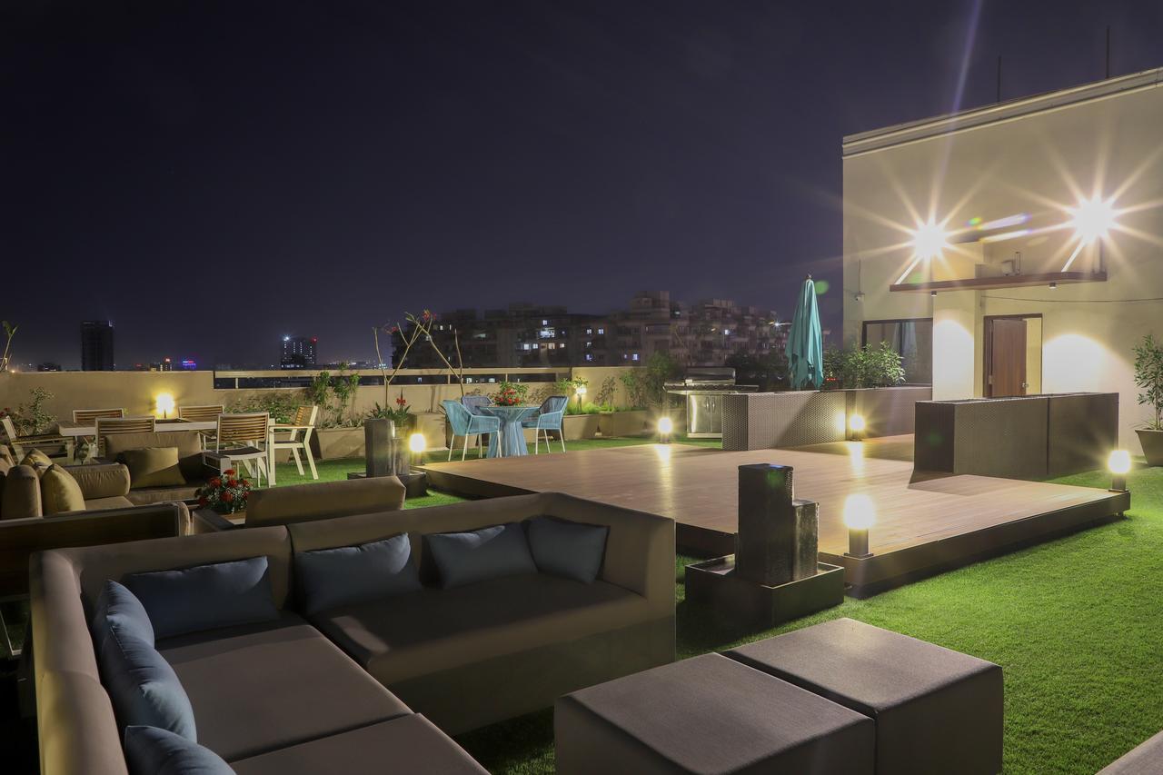 Ebony Residency Hotel Ahmedabad Buitenkant foto